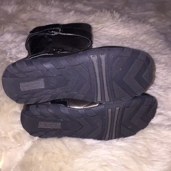 💕 Kenneth Cole Reaction Black &amp; Pewter Boots