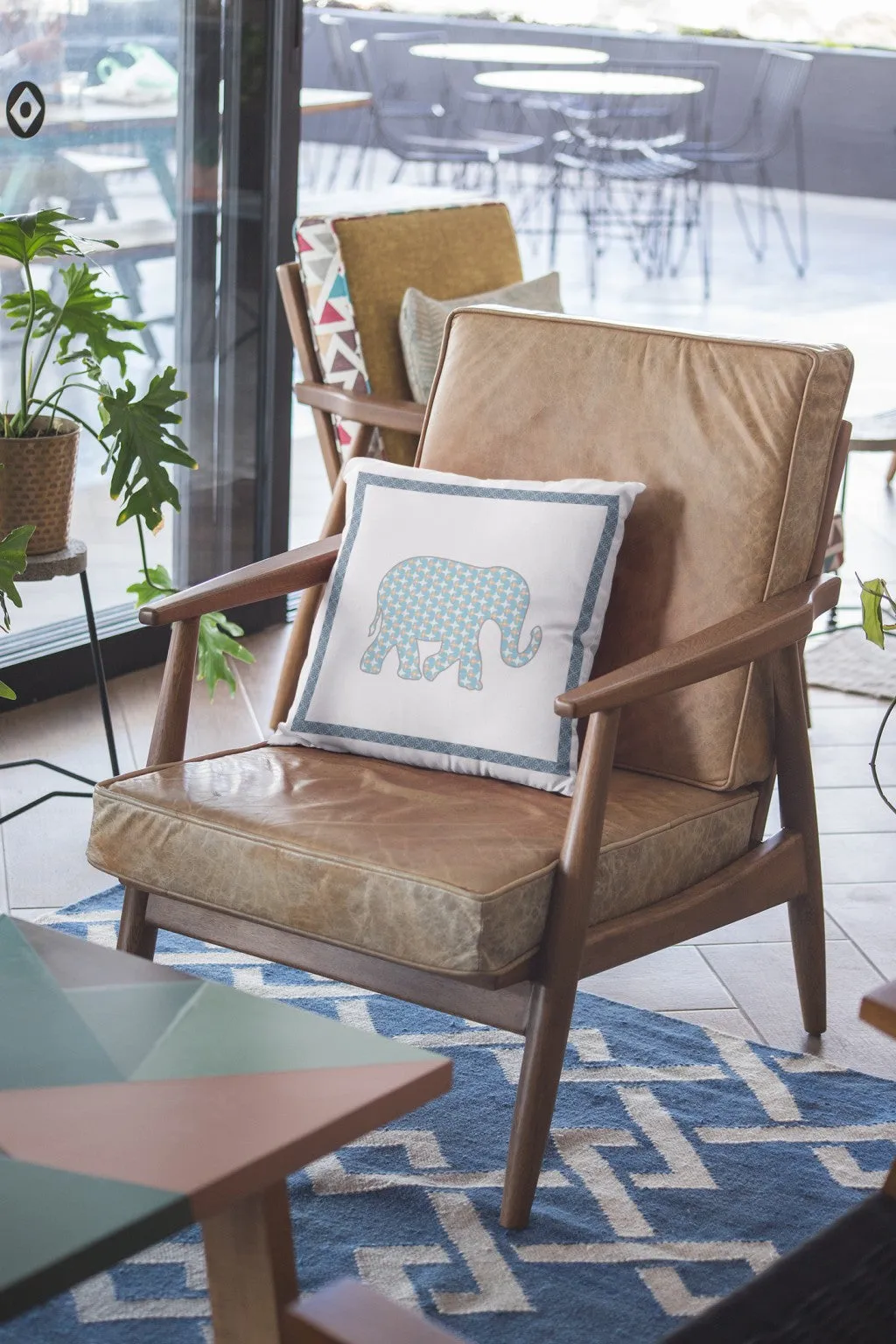 20” Blue White Elephant Indoor Outdoor Zippered Throw Pillow