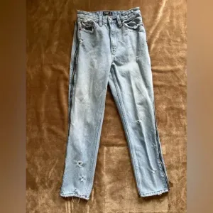 Abercrombie &amp; Fitch Annie High Rise Girlfriend Jean Size 25/US 0