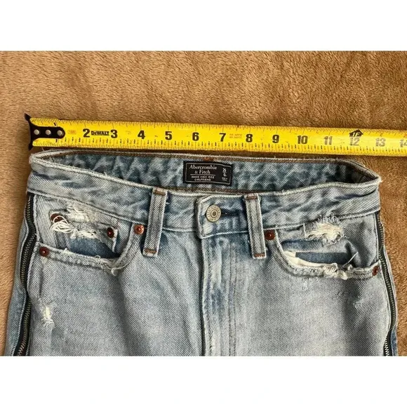 Abercrombie &amp; Fitch Annie High Rise Girlfriend Jean Size 25/US 0