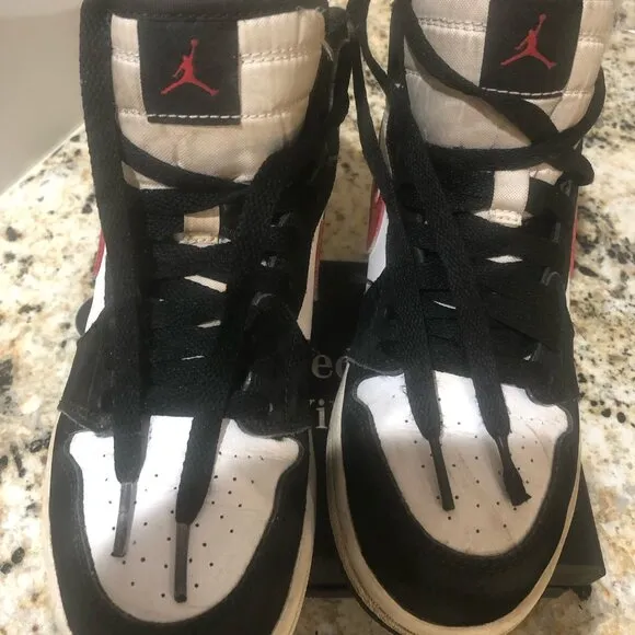 AIR JORDAN 1 RETRO MID &quot;Black Gym Red&quot;