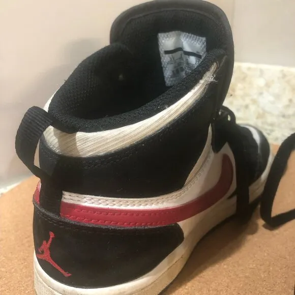 AIR JORDAN 1 RETRO MID &quot;Black Gym Red&quot;