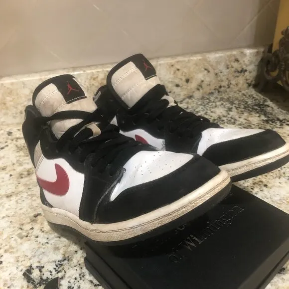 AIR JORDAN 1 RETRO MID &quot;Black Gym Red&quot;