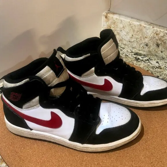 AIR JORDAN 1 RETRO MID &quot;Black Gym Red&quot;