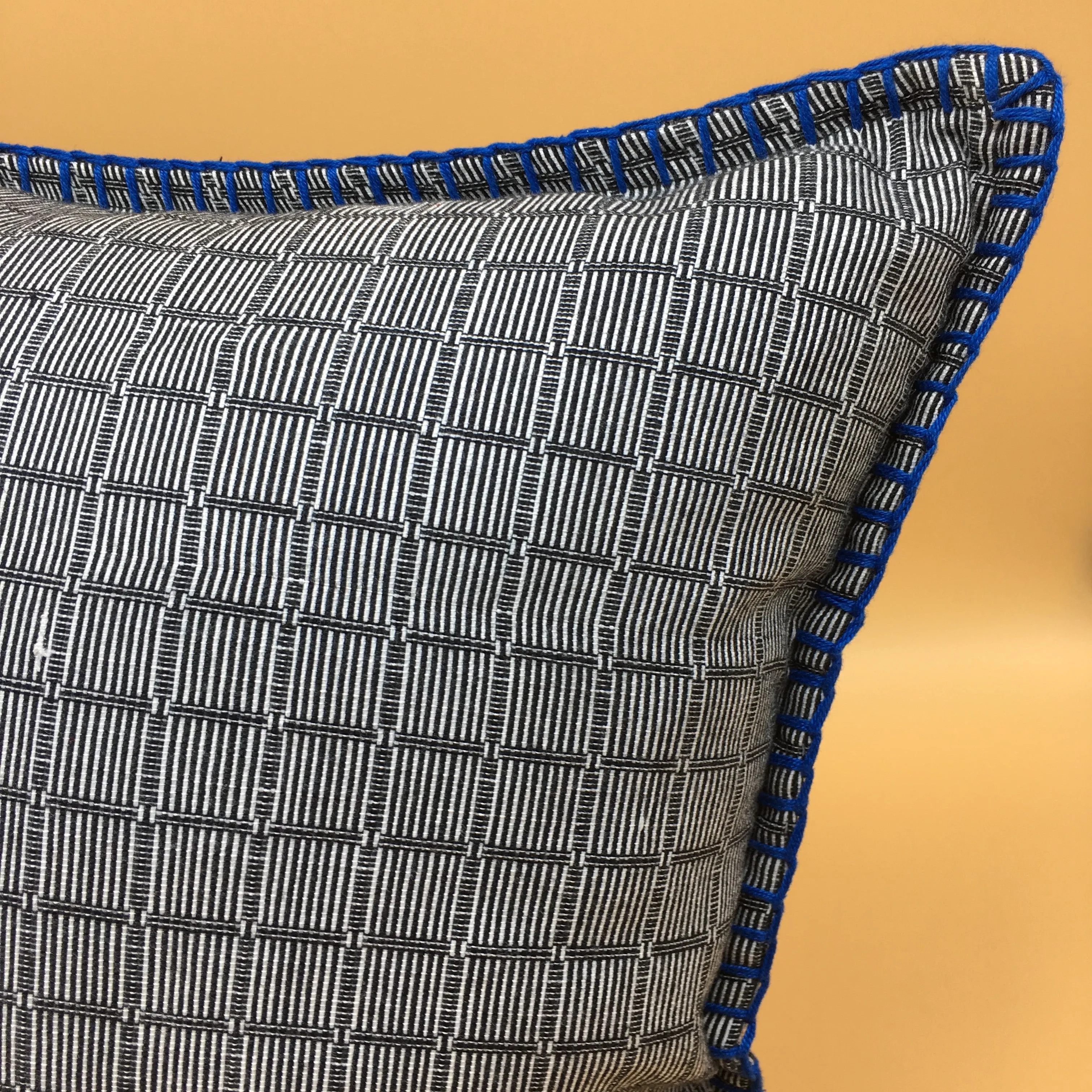 Binacol mat accent pillow