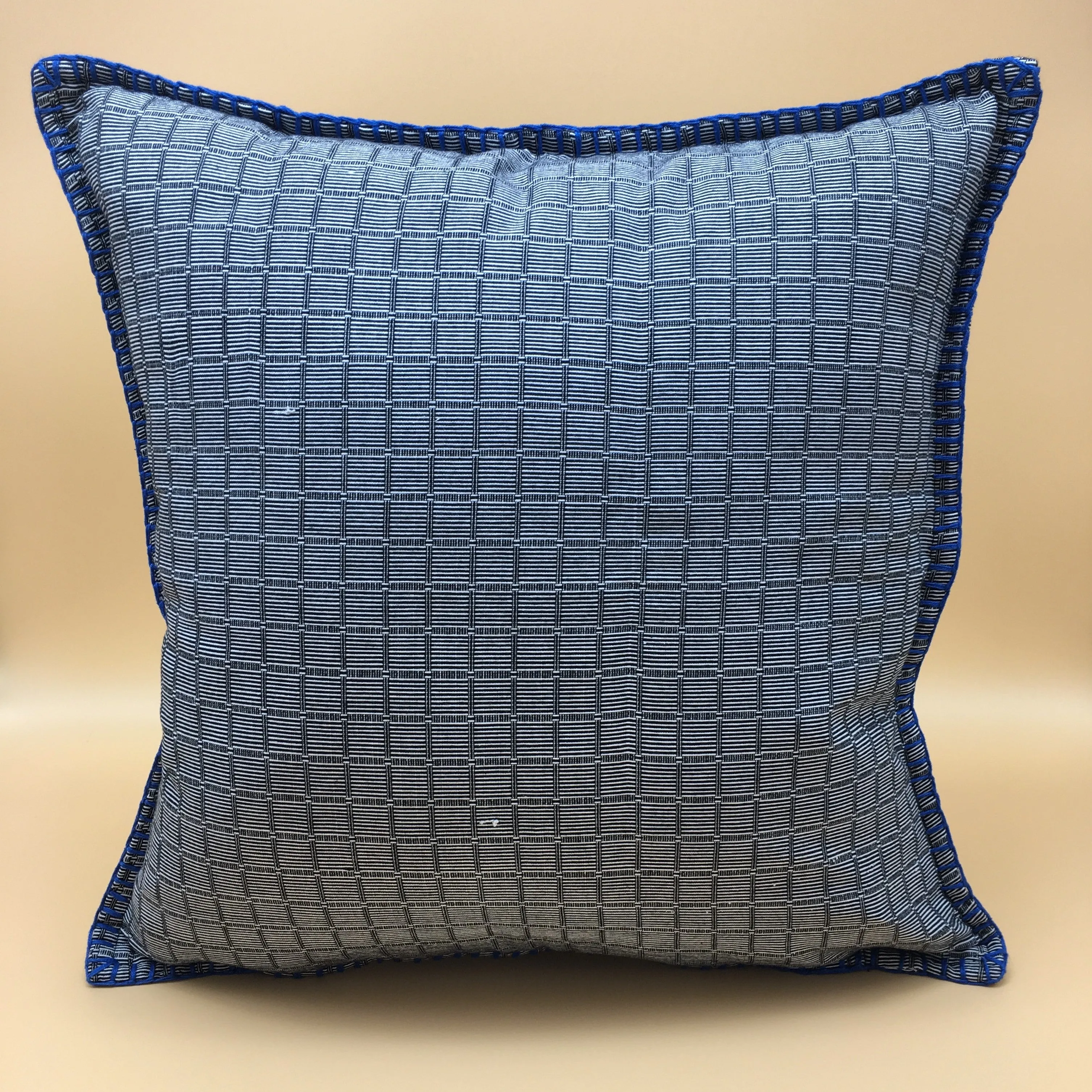 Binacol mat accent pillow