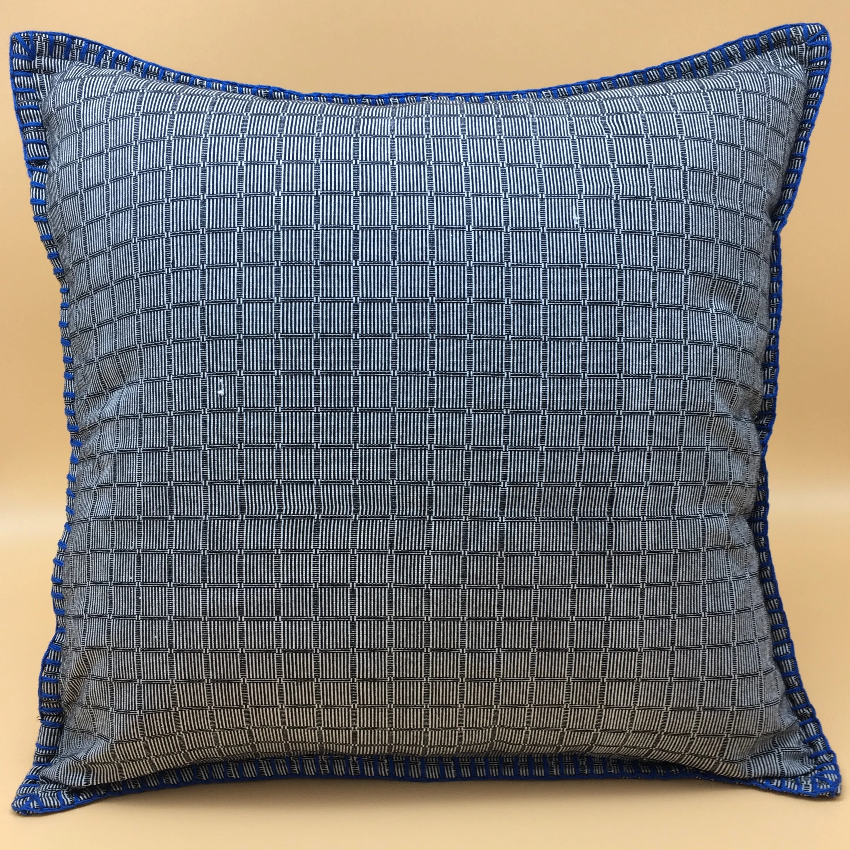 Binacol mat accent pillow