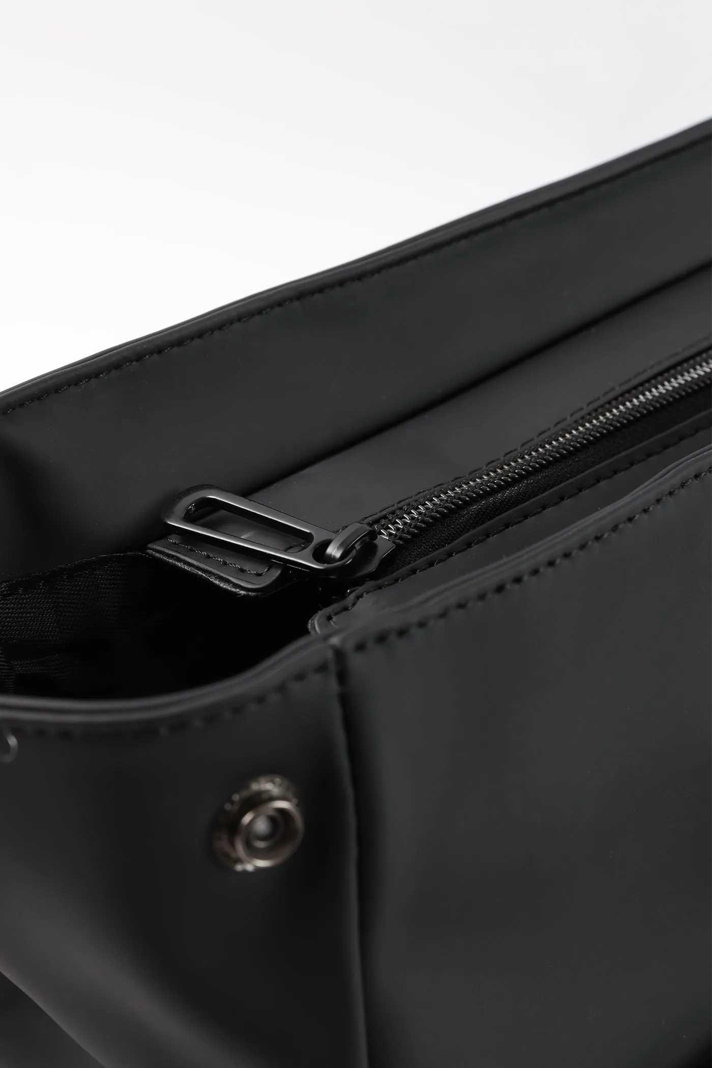 BLACK BACK-PACK