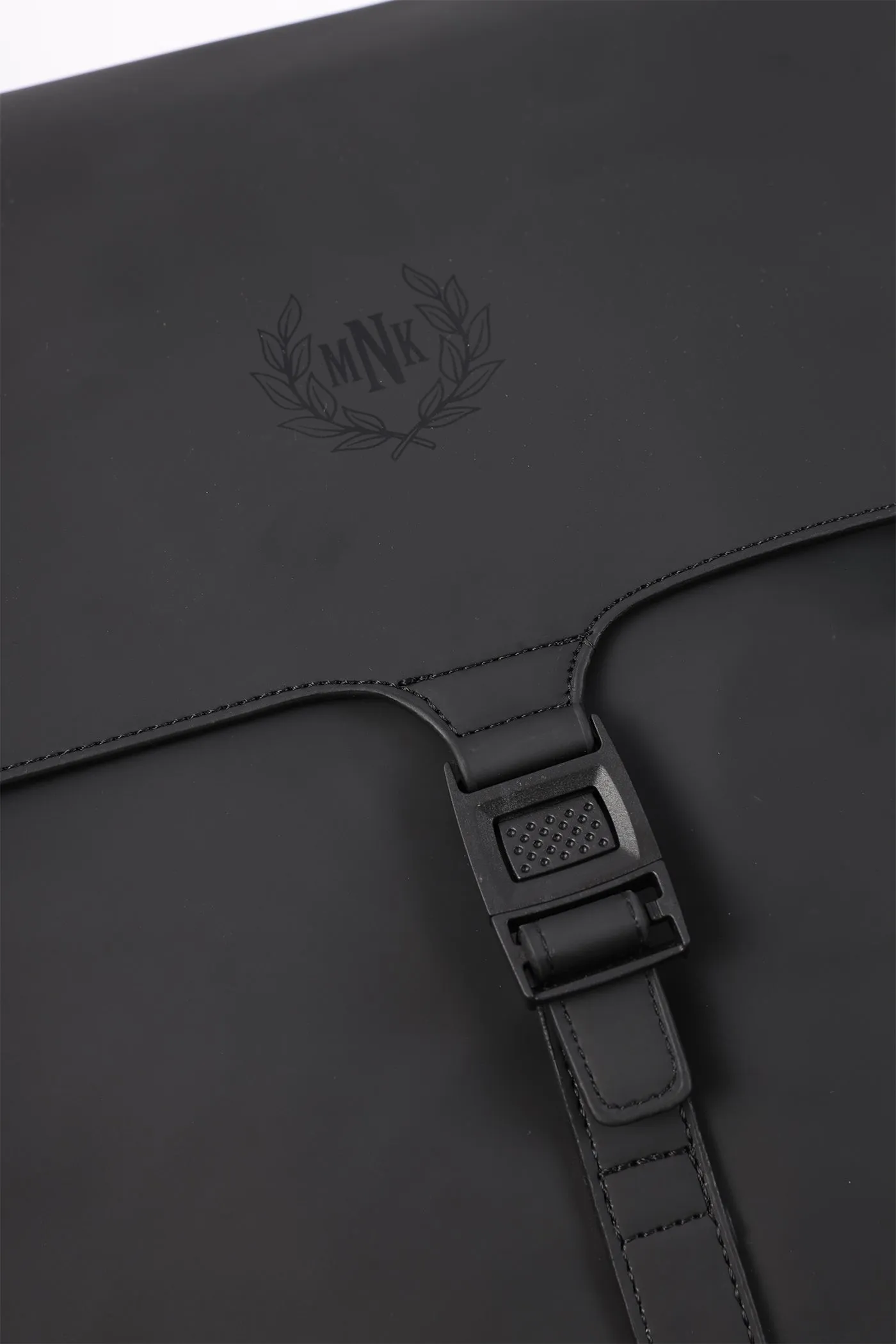 BLACK BACK-PACK