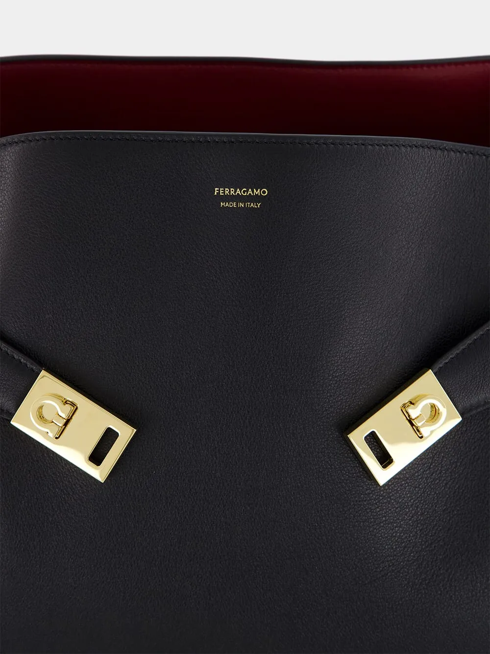 Black Hug Medium Shoulder Bag
