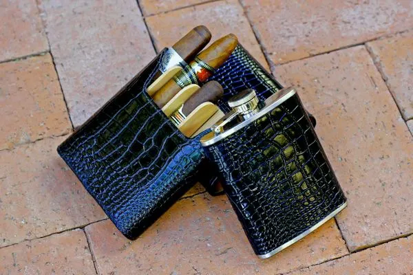 Brizard and Co. The "Show Band" Travel Humidor - Croco Pattern Black
