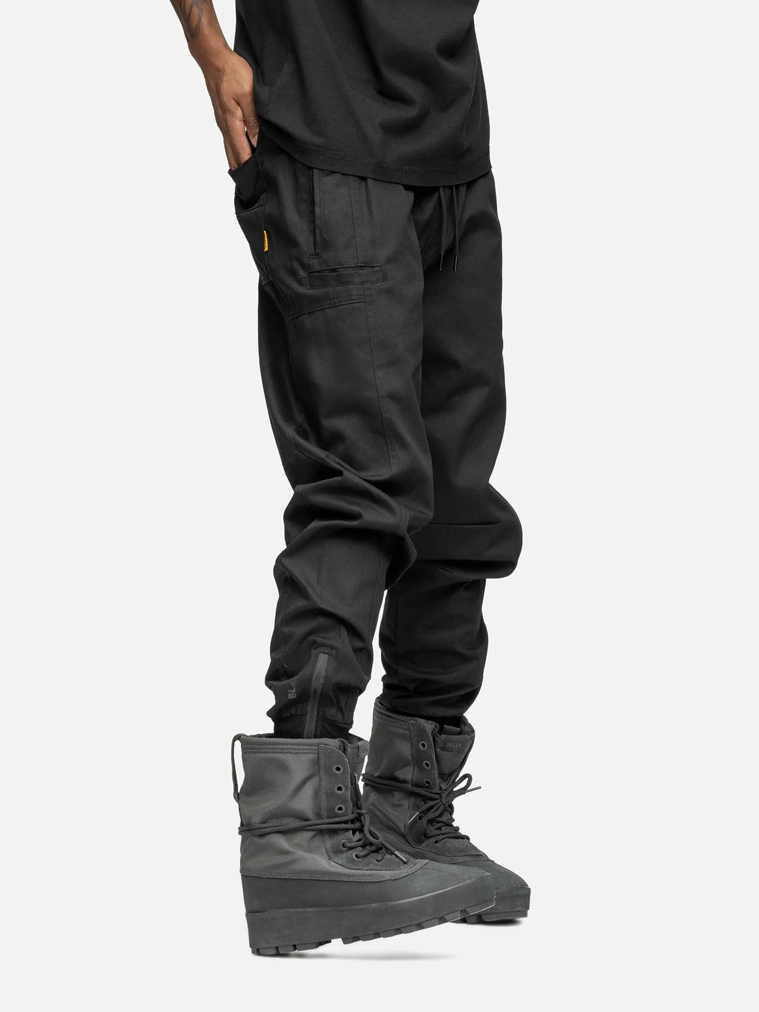 C2 CARGO BLACK