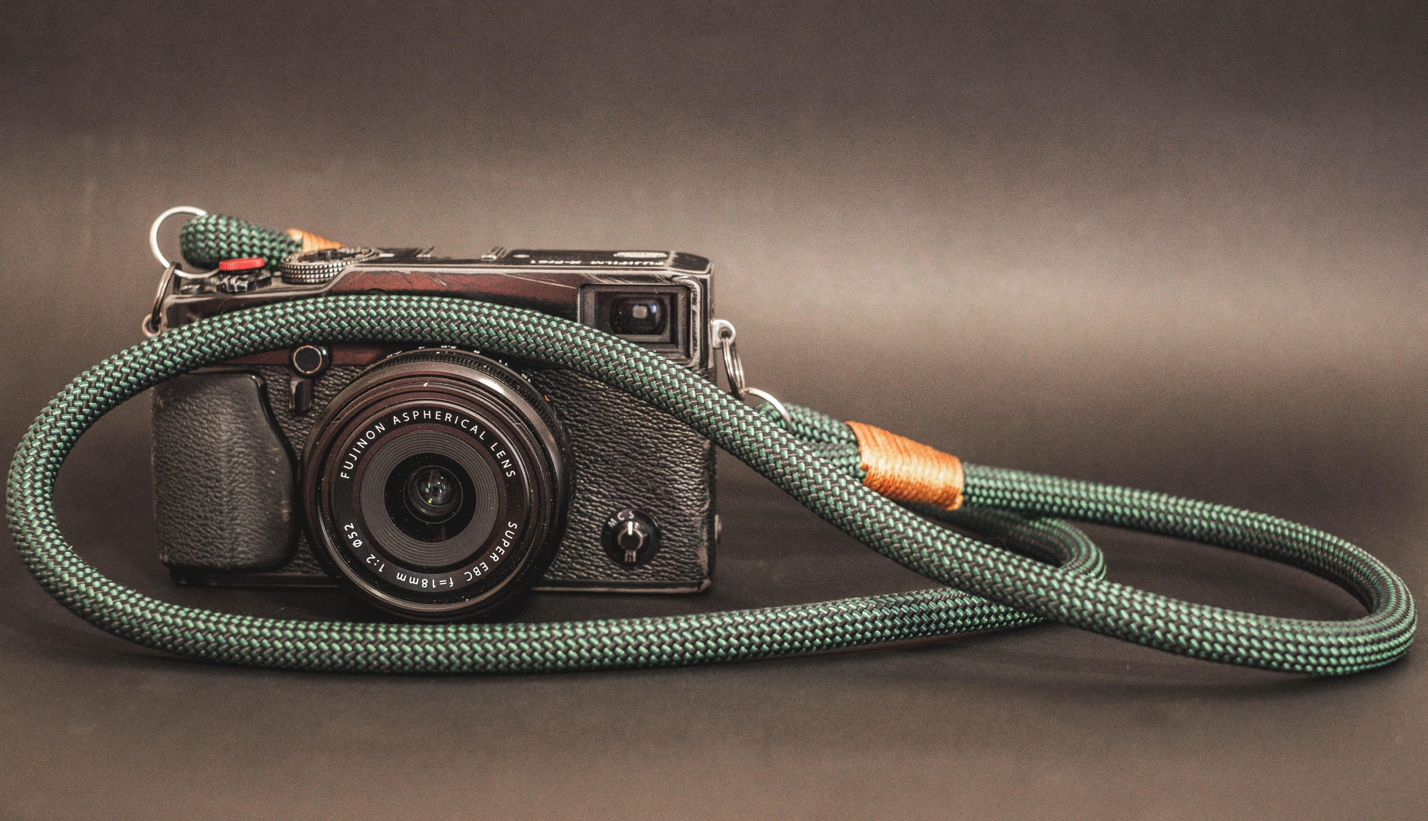 Checkered Dark Green/Black Camera Strap