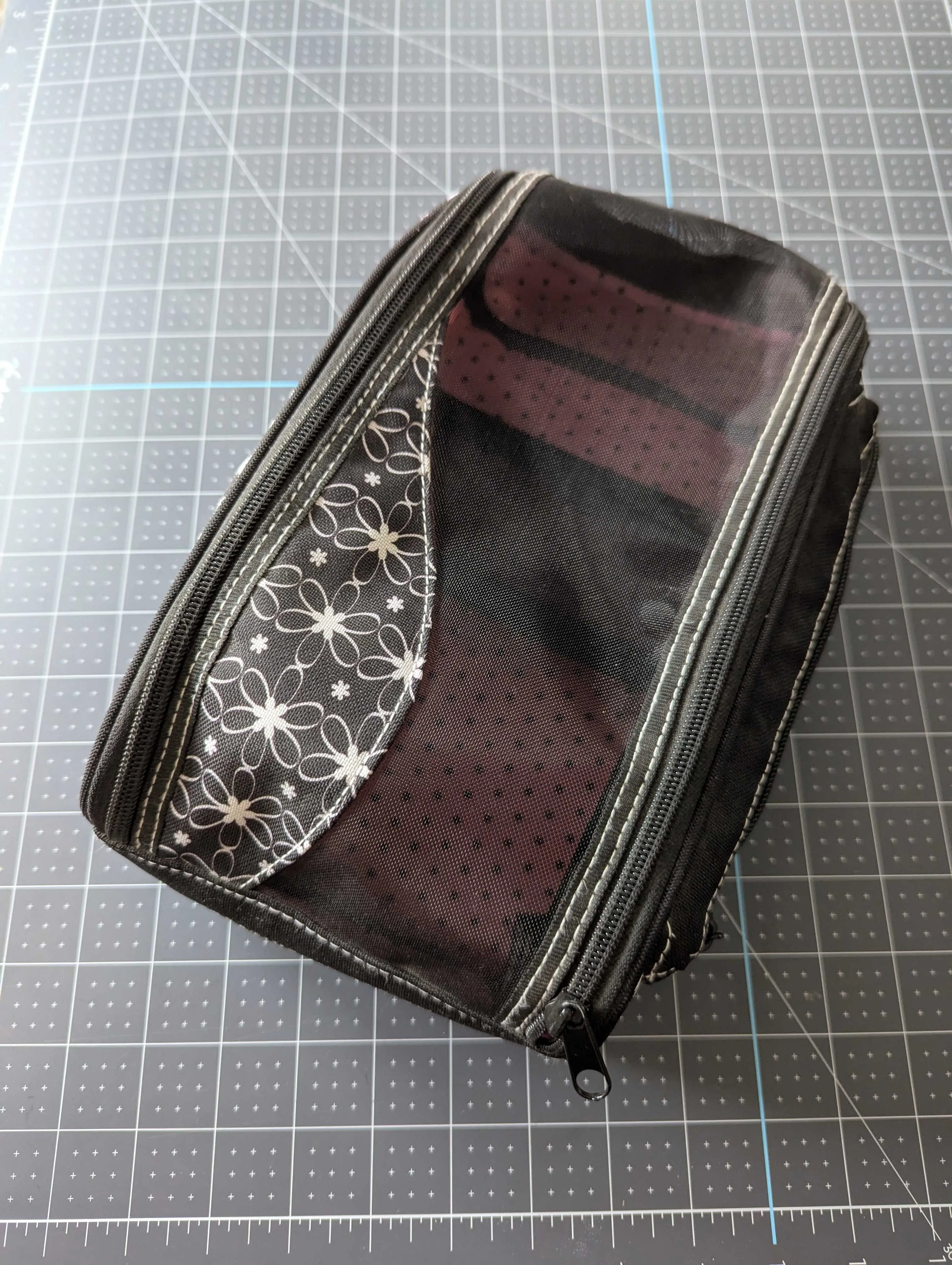 Creative Memories Daisy Case - Travel Craft Container