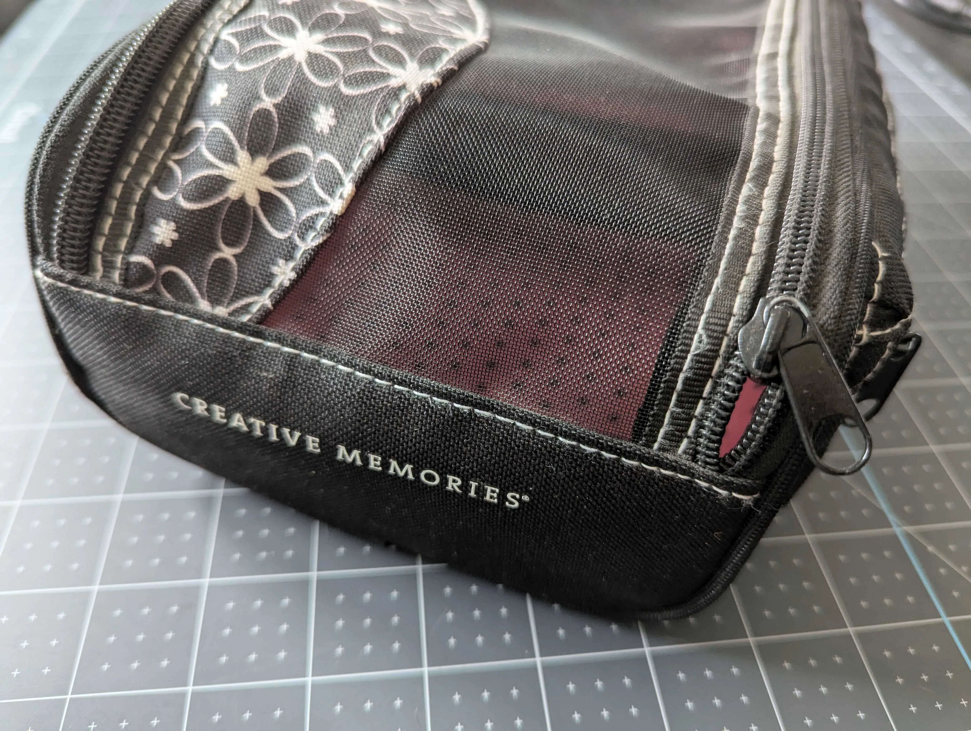 Creative Memories Daisy Case - Travel Craft Container