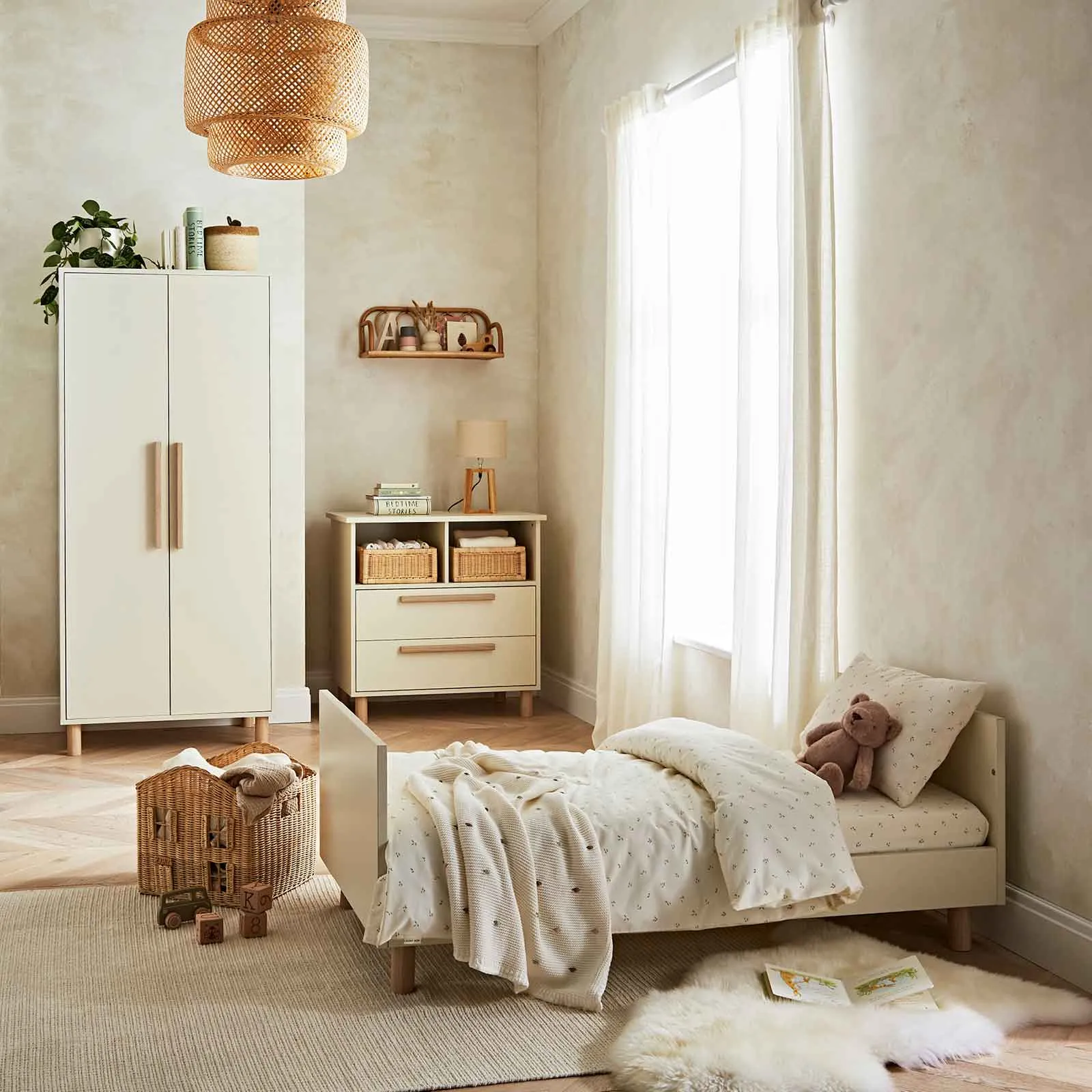 CuddleCo Harper 3 Piece Room Set in Cream