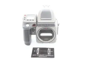 Hasselblad H1 with HVX90 Prism Finder