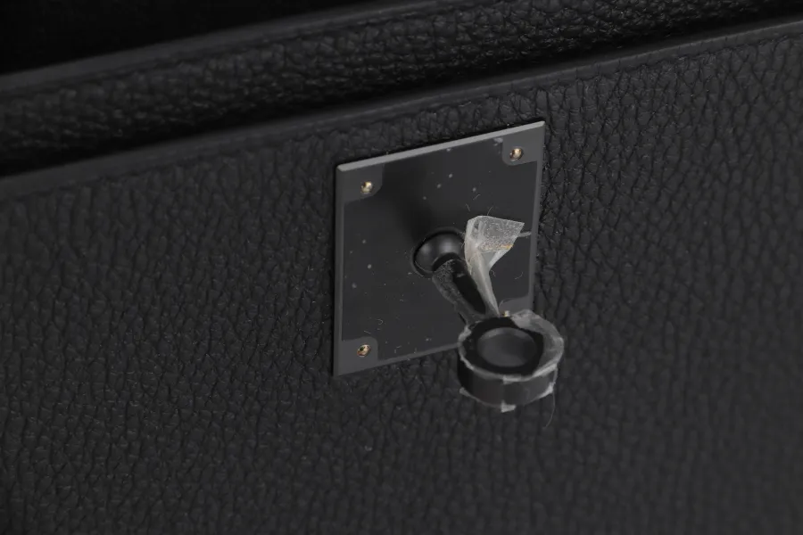 HERMES POCHETTE KELLY DEPECHES 25 (STAMP W) BLACK TOGO BLACK HARDWARE  WITH DUST COVER & BOX