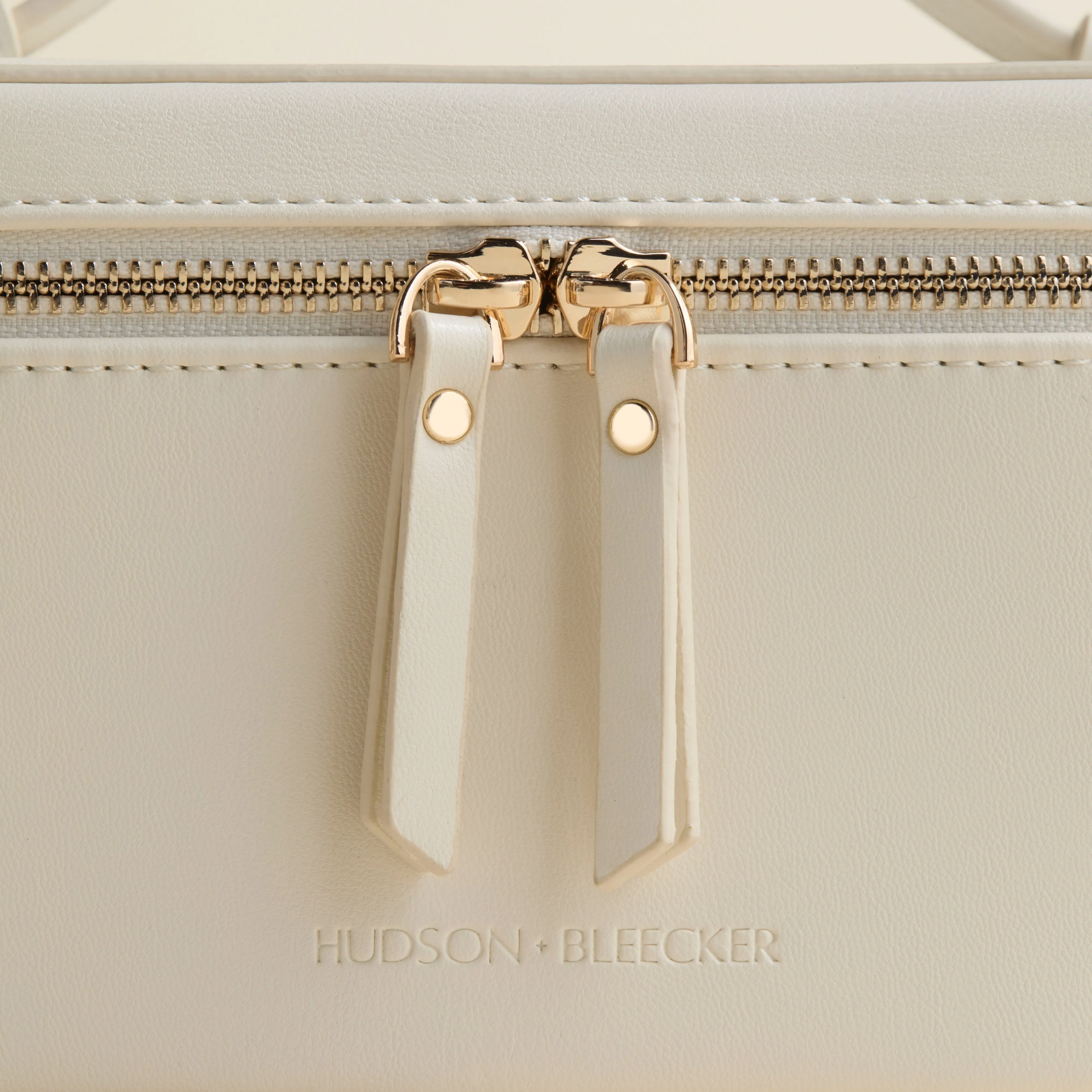 Jetsetter Train Case - Ecru