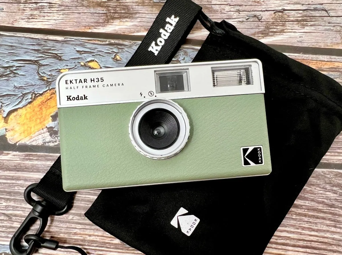 Kodak Ektar H35 - Half-Frame 35mm Film Camera