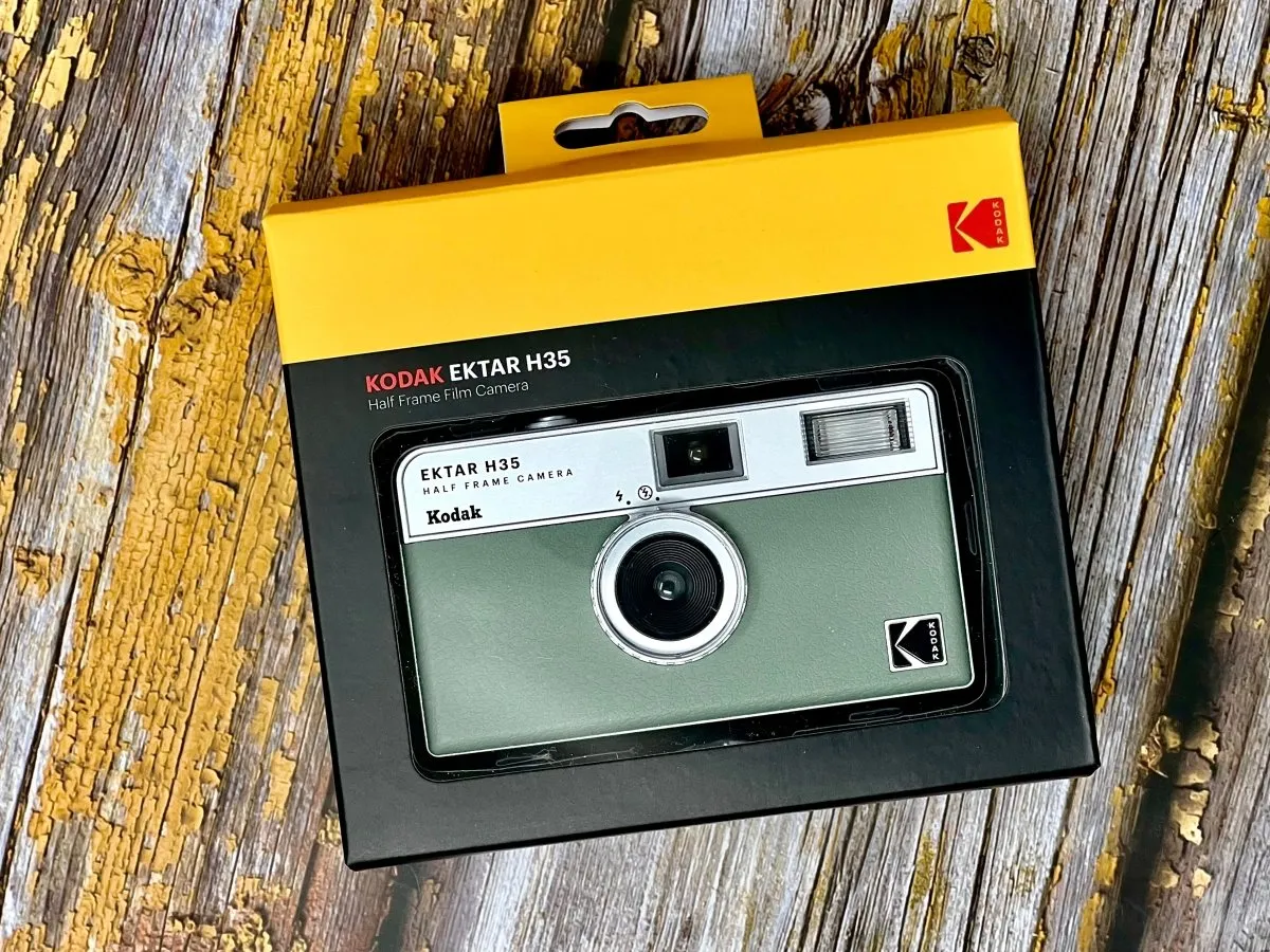 Kodak Ektar H35 - Half-Frame 35mm Film Camera
