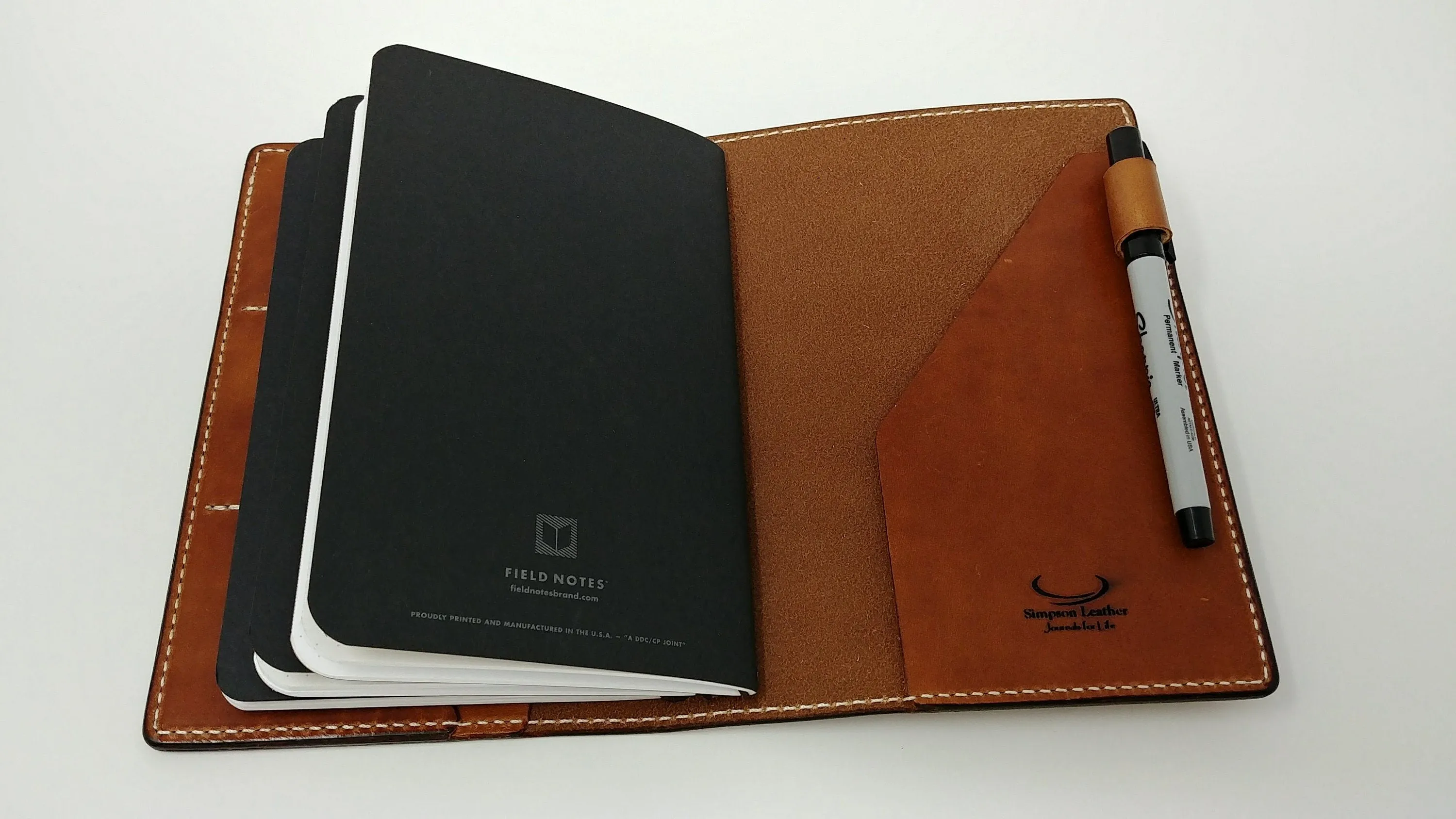 Leather Planner, B6 Traveler’s Notebook,  Deluxe w pockets & pen loop, Full Grain Leather Journal fits 5x7 Inserts, Upick leather finish