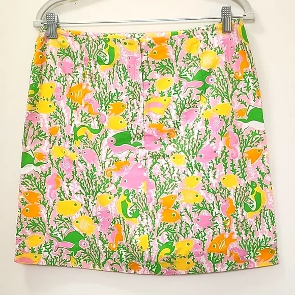 Lilly Pulitzer Corral  Fish and sea Horse Print Size 6