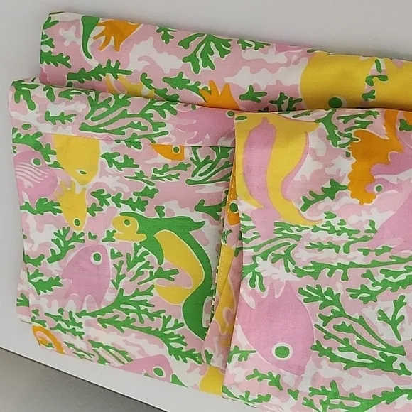 Lilly Pulitzer Corral  Fish and sea Horse Print Size 6