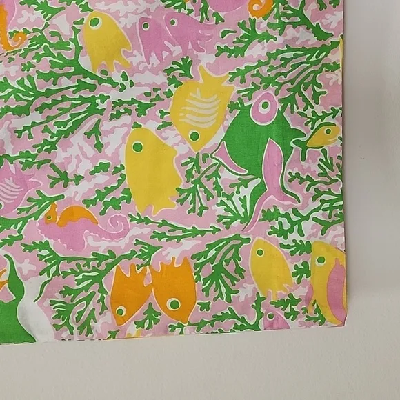 Lilly Pulitzer Corral  Fish and sea Horse Print Size 6