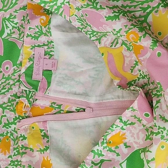 Lilly Pulitzer Corral  Fish and sea Horse Print Size 6