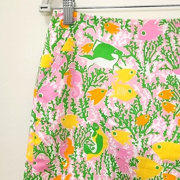 Lilly Pulitzer Corral  Fish and sea Horse Print Size 6