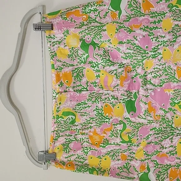 Lilly Pulitzer Corral  Fish and sea Horse Print Size 6