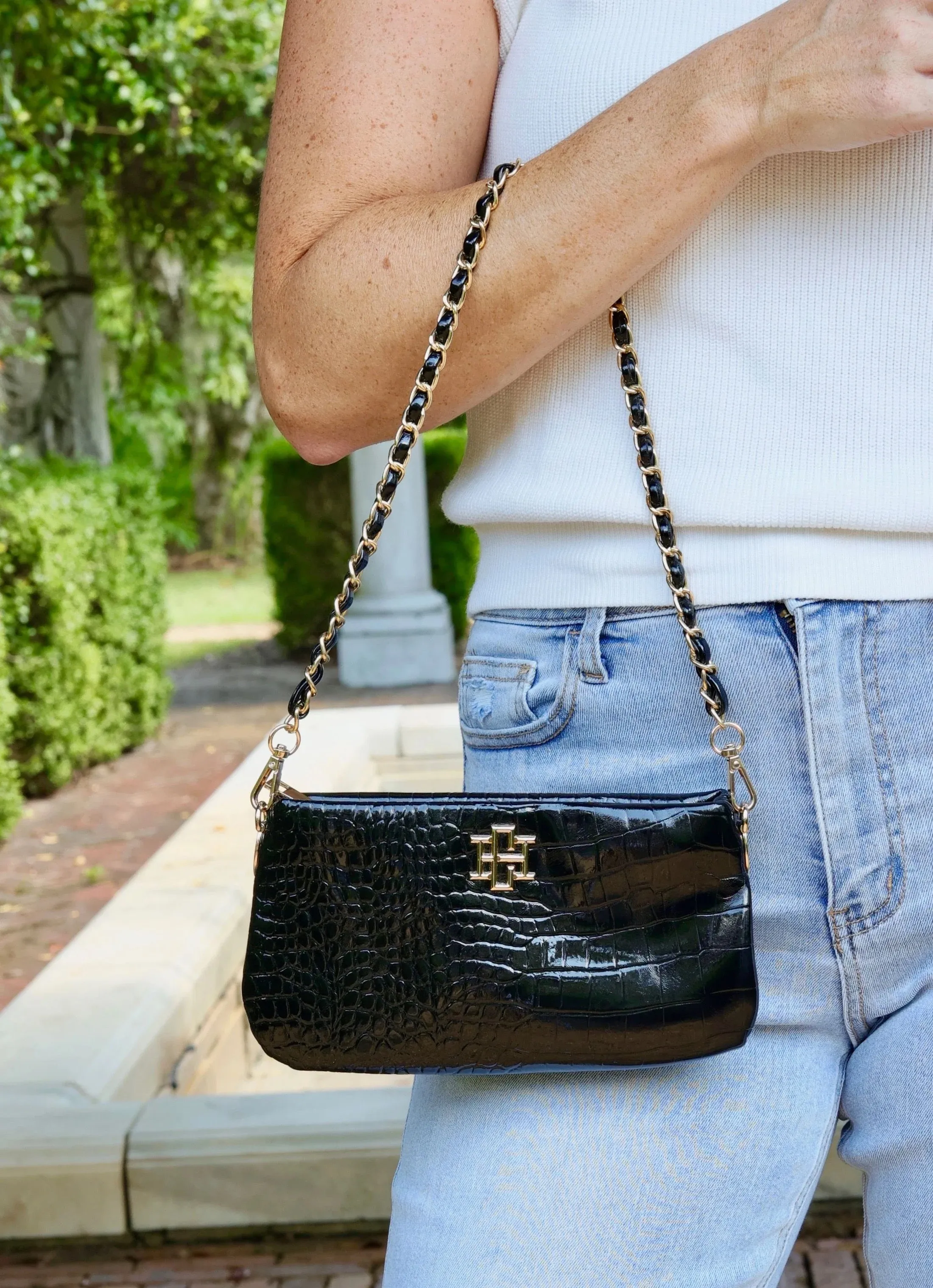 LIVI CROSSBODY-BLACK PATENT