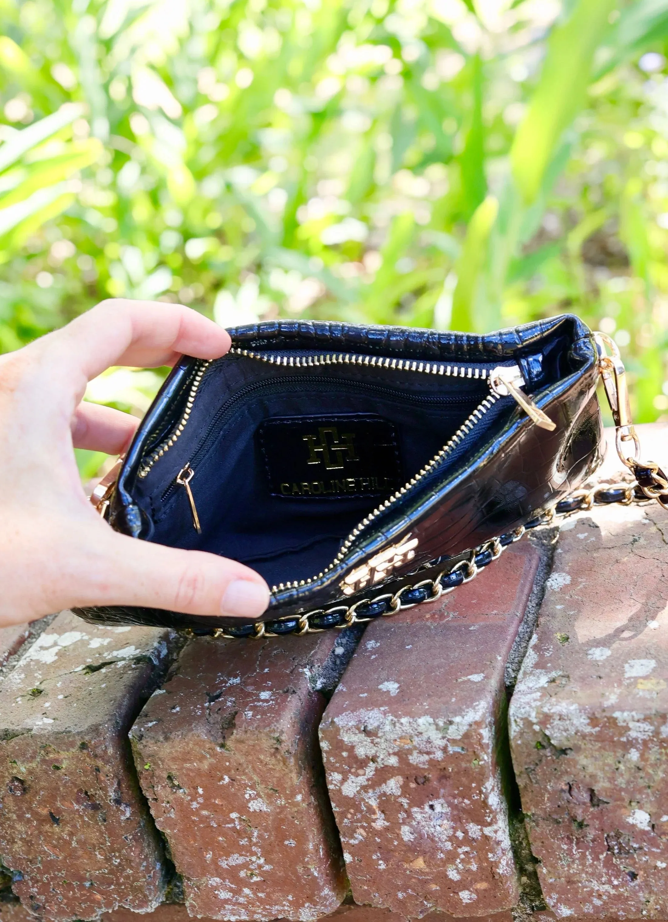 LIVI CROSSBODY-BLACK PATENT