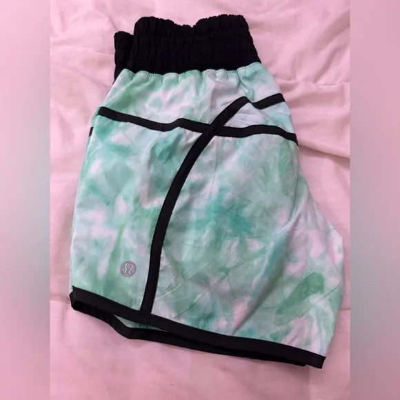 Lululemon bundle !! 2 speed up? shorts size 4 lined