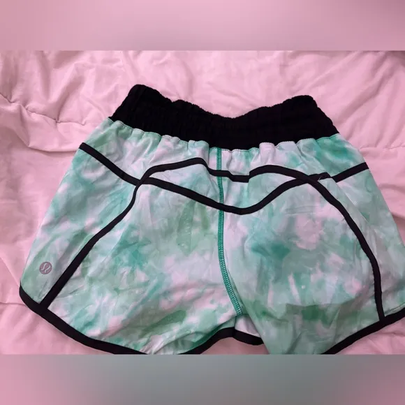 Lululemon bundle !! 2 speed up? shorts size 4 lined