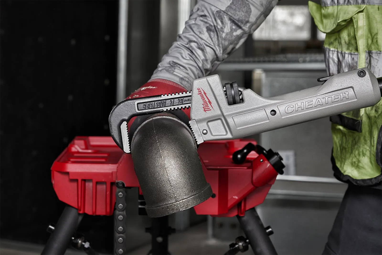 Milwaukee CHEATER Aluminium Adjustable Pipe Wrench 63mm Jaw 250-600mm