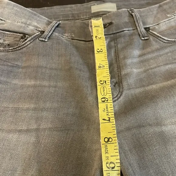 Mother The Looker Gray Distressed Skinny Jeans Size 25.