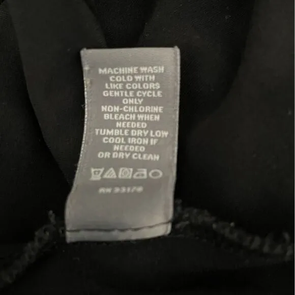 Neiman Marcus Black Women’s Size Medium Open Front Jacket W/zippered Pockets