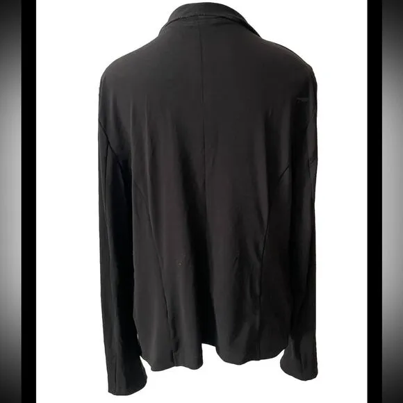 Neiman Marcus Black Women’s Size Medium Open Front Jacket W/zippered Pockets