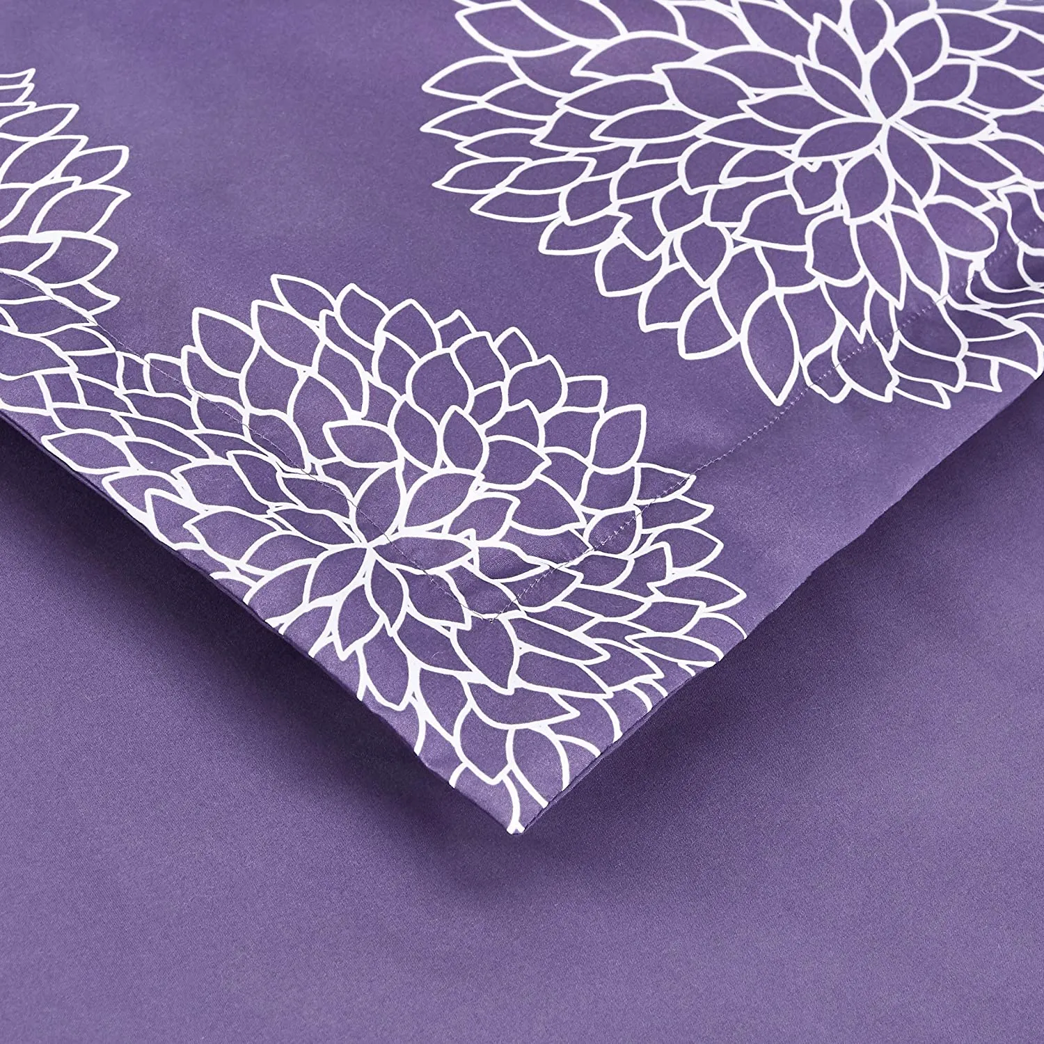 New AmazonBasics Light-Weight Microfiber Duvet Cover Set with Zipper Closure - King, Purple Floral, Reverses to solid purple!