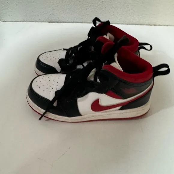NIKE AIR JORDAN 1 Mid TD White Gym Red Black Toddler Size 10C