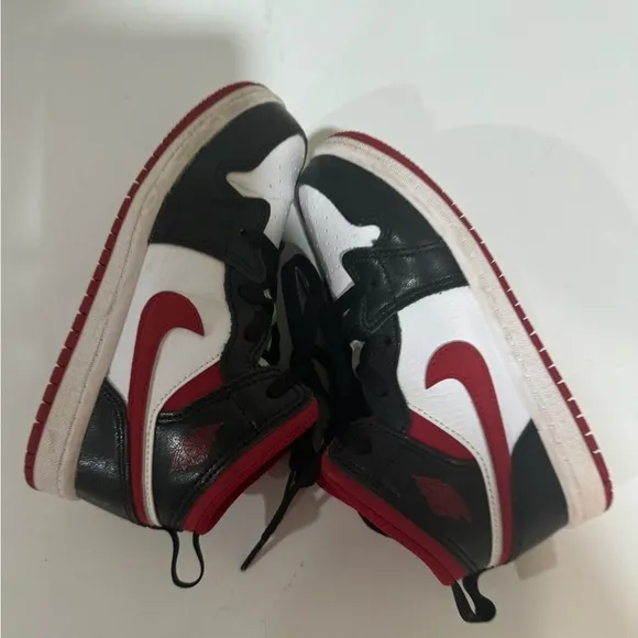 NIKE AIR JORDAN 1 Mid TD White Gym Red Black Toddler Size 10C
