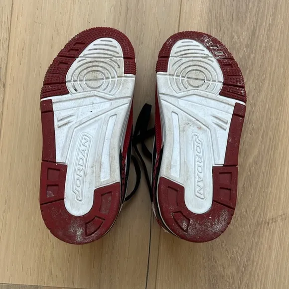 Nike Air Jordan Legacy 312 Low Little Kids Size 10.5 White, Black, Red