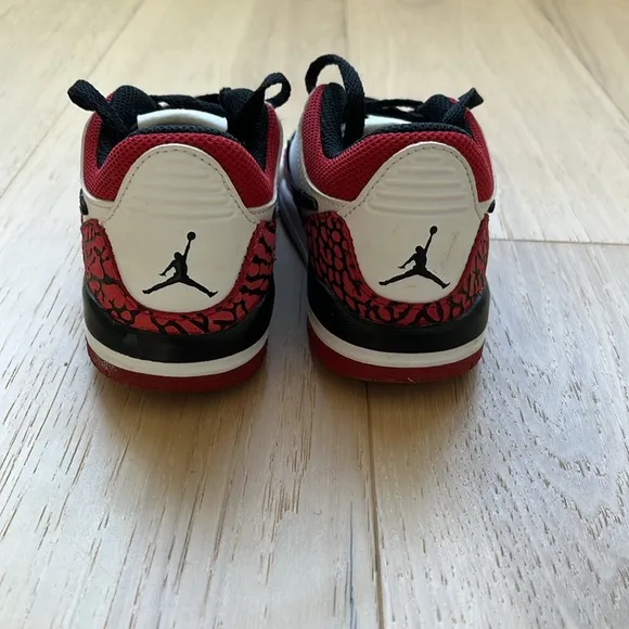 Nike Air Jordan Legacy 312 Low Little Kids Size 10.5 White, Black, Red