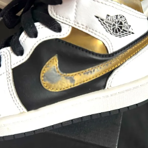 Nike Jordan 1 Mid sz 1 little kids.