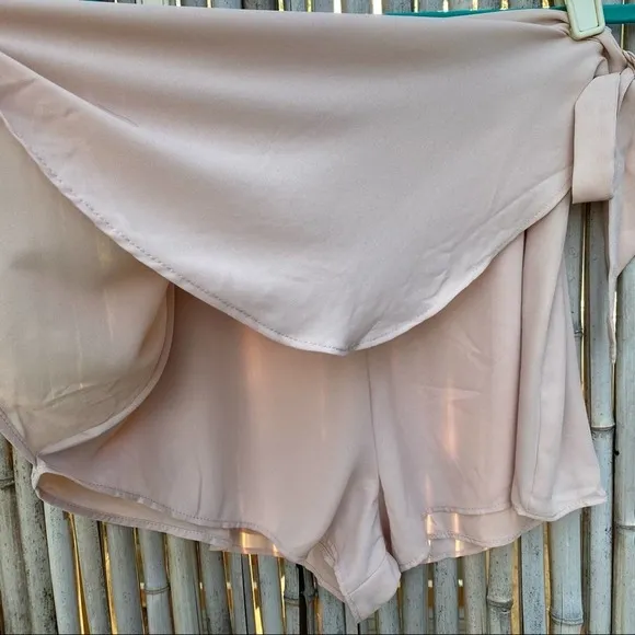 Show me Your Mumu great wrap shorts skorts blush M