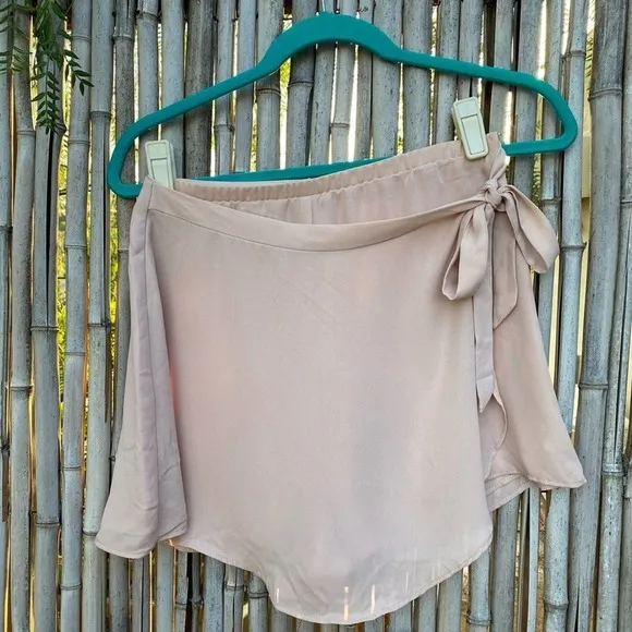 Show me Your Mumu great wrap shorts skorts blush M