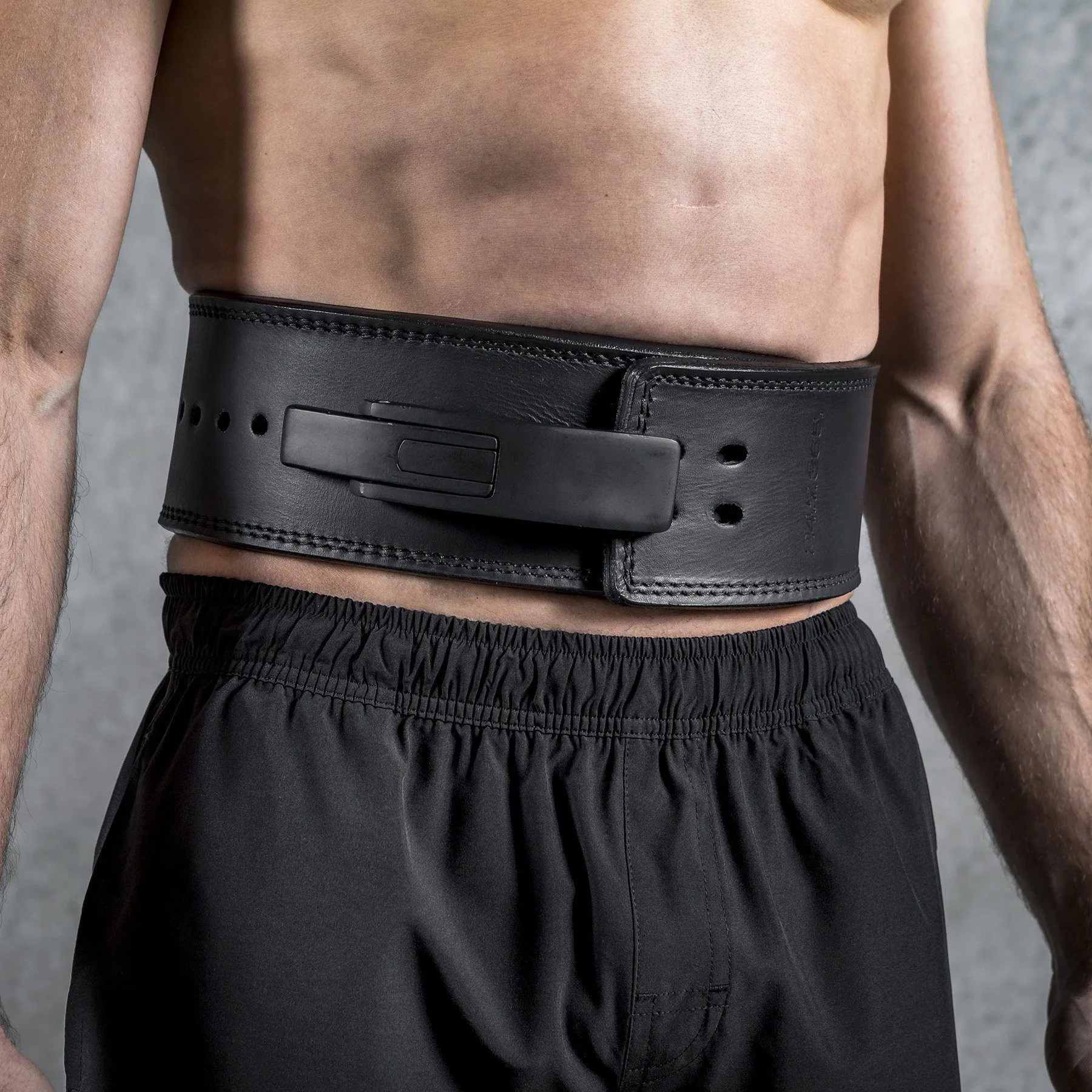 TWL - LEATHER LEVER BELT - BLACK